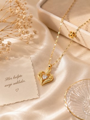 Lia Charm 14K Altın Kaplama Zirkon Taşlı Melek Kanadı Kalp Kolye - Romantik Kadın Kolye