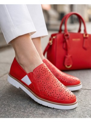 Futsi Shoes Aspendos Kırmızı Hakiki Deri Lazerli Mokasen Kadın Yürüyüş Ayakkabısı