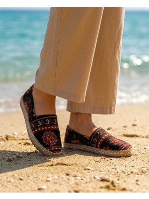 Futsi Shoes Camellıa Siyah Kilim Desenli Hasır Taban Nakış Detaylı Hakiki Deri Kadın Etnik Desen Espadril Ayakkabı