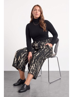Stil Diva Bürümcük Kumaş Cepli Beli Lastikli Kısa Pantolon
