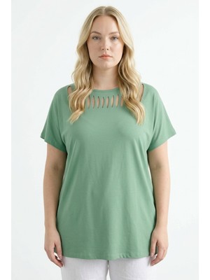 Stil Diva Önü Kesikli T-Shirt