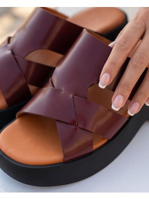Futsi Shoes Vıvıenne Bordo Hakiki Deri Kalın Taban Çapraz Bantlı Kadın Terlik