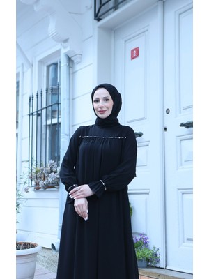 Önü ve Kol Ucu Taş Işlemeli Şallı Tesettür Elbise Siyah HNT71021