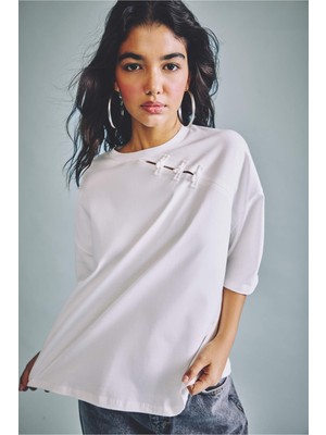 DeFacto %100 Pamuk Loose Fit Bisiklet Yaka Kısa Kollu Beyaz Tişört I4232AX26AU