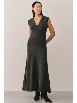 The White Company V-Yaka Yün Karışımlı Triko Kadın Maxi Elbise