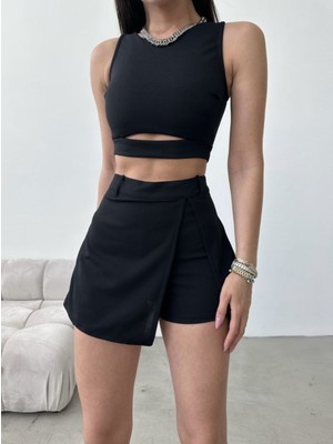 Herton Pencere Detaylı Bralet Üst ve Mini Şort Etek Takım