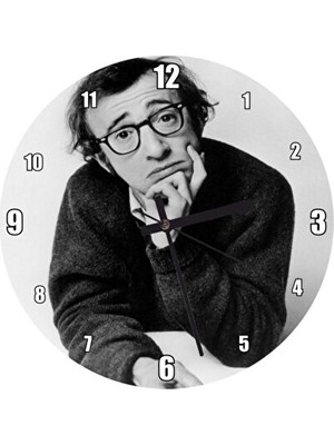 Nomikase Woody Allen Eli Çenesinde Beyaz Fon Duvar Saati, Sanatsal ve Şık Tasarım