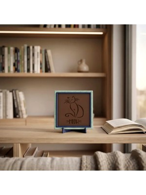 Miawiki Oturan Kedi ve Meow Yazılı Modern Dekoratif Obje, Kedi Severler Için Şık Ev ve Ofis Aksesuarı 10X10 cm