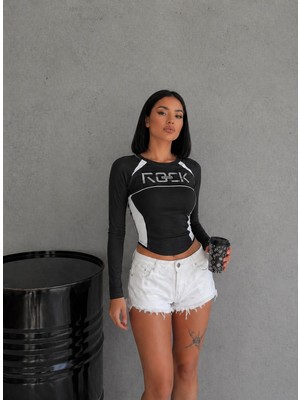 Serba Kadın Siyah Uzun Kollu Crop Bluz – Kontrast Detaylı Slim Fit Y2K Spor Tasarım