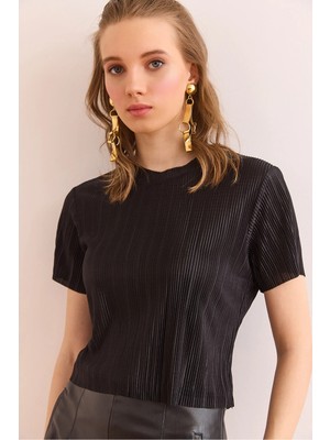 TeknoKapsül Olalook Kadın Siyah Bisiklet Yaka Pilise Crop Bluz BLZ-19002901