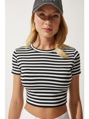 TeknoKapsül Happiness Istanbul Kadın Siyah Çizgili Crop Örme T-Shirt NJ00139