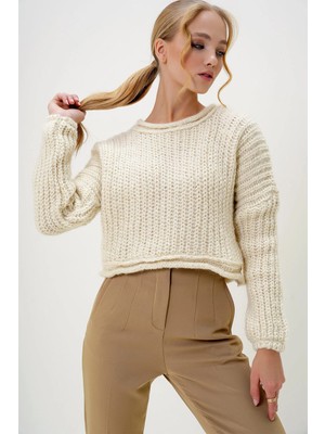 TeknoKapsül Trend Alaçatı Stili Kadın Krem Bisiklet Yaka Triko Crop Kalın  Kazak ALC-X13135