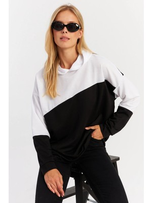 TeknoKapsül Cool & Sexy Kadın Siyah-Beyaz Renk Bloklu Kapüşonlu Sweatshirt DA148