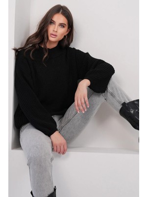 TeknoKapsül Trend Alaçatı Stili Kadın Siyah Yarım Balıkçı Yaka Oversize Triko Kazak ALC-X14942
