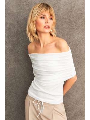 TeknoKapsül Cool & Sexy Kadın Beyaz Kolsuz Madonna Yaka Bluz TF51