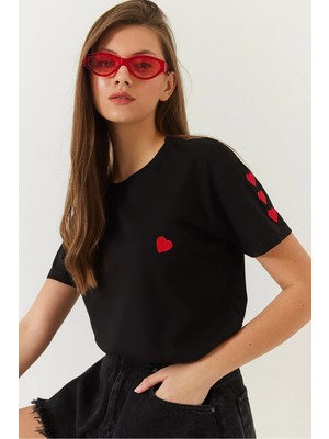 TeknoKapsül Bianco Lucci Kadın Kalp Nakışlı Tshirt 60602008