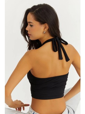 TeknoKapsül Cool & Sexy Kadın Siyah Boyundan Bağlamalı Crop Bluz EY1480