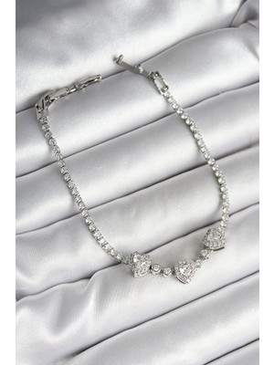 Egecen Pirinç Sıralı Kalp Figürlü Zirkon Taşlı Gümüş Renk Kadın Bileklik 5886 - EC001Z-55Y6E6
