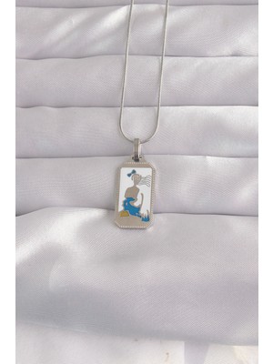 Egecen 316L Çelik Gümüş Renk Beyaz Mineli Kız Figür Tarot Kolye 5886 - EC001Z-55X937