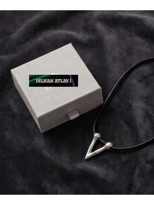 V Form Choker Kolye,