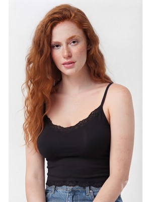 Mistirik Dubara Model Dantel Detaylı Pamuklu Body Crop Askılı Comfort Rahat Kesim Siyah Renk
