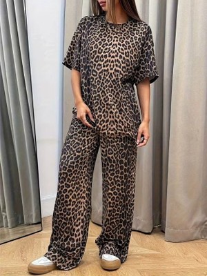 Aisha Elbise Kadın Kısa Kollu Bisiklet Yaka Iki Iplik Leopar Desenli Bluz ve Pantolon Ikili Takım
