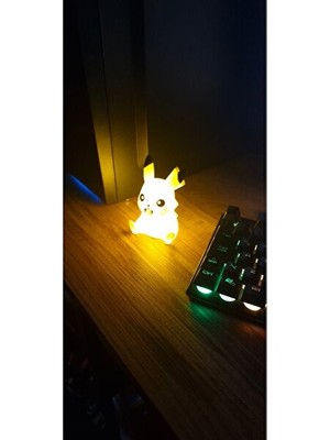 Orvessa Pikachu Temalı Pilli Masa Lambası, Çocuklar Için Eğlenceli ve Kullanışlı
