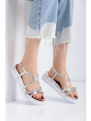  Golden Heel Ortopedik Tabanlı Kadın Gümüş Sandalet