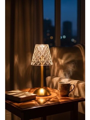 Solvéra Dokunmatik LED Masa Lambasıyla Modern ve Kullanışlı Aydınlatma Masa ve Gece Lambası