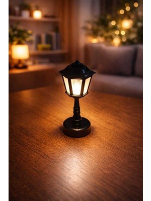 Solvéra Nostaljik Sokak Lambası Görünümlü LED Masa Lambası Masa ve Gece Lambası