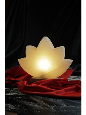 Solvéra Beyaz Lotus Çiçeği Model Tuz Lambası, Ortamınızı Sıcak ve Rahatlatıcı Kılar