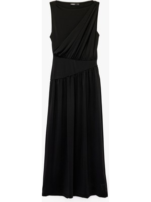 Koton Slim Fit Drapeli Yuvarlak Kayık Yaka Kolsuz Düşük Bel Uzun Elbise