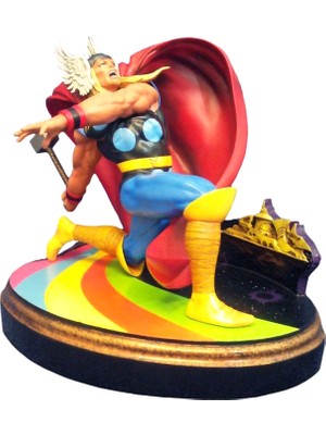 DC COLLECTIBLES Marvel Premier Collection Thor Statue Formlu Heyke