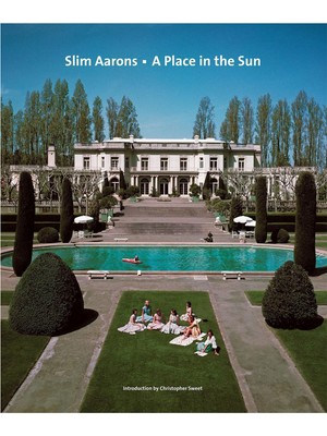 Slim Aarons: A Place In Kitap