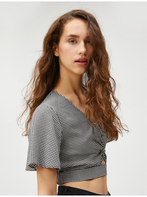 Koton Crop Bluz V Yaka Pencere Detaylı V Yaka