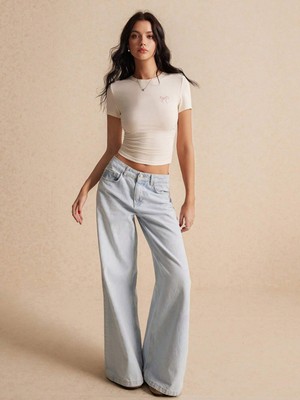 Touz Ribbon Nakış Detaylı Beyaz Body Crop Bluz
