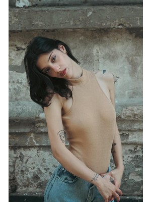 Touz Krem Basic Fitilli Detail Crop Bluz