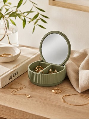 Lusenne Makyaj & Takı Organizeri: Olive Green Lumi Kanallı Makyaj ve Takı Aynası - Çok Fonksiyonlu ve Modern