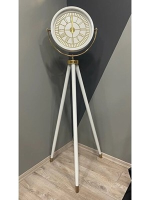 Lusenne Duvar Saati: Roma Rakamlı Tripod Dekoratif - Elegant ve Çarpıcı Tasarım