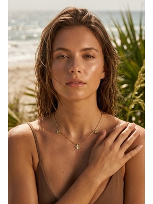 Lykos Minimal Gold Renk Yonca Model Kadın Kolye