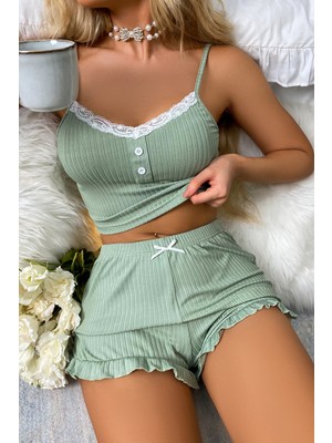 Merry See Dantelli Askılı Crop Üst ve Fırfır Paça Mini Şortlu Pijama Takım