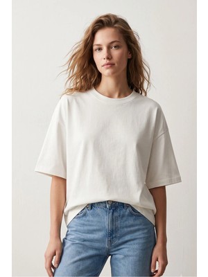 elemge %100 Pamuk Süprem Bol Kesim Boxy Fit Kadın T-Shirt Oversize Ekru Düşük Omuz Bisiklet Yaka Tişört