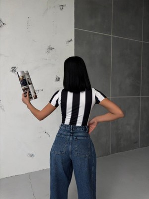 Touz Dijital Baskılı Çizgili Kısa Kollu Crop Bluz