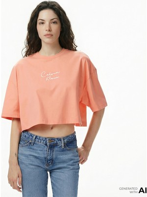 Calvin Klein Cropped Boxy Chain Stitch Logo Kadın Pembe Crop T-Shirt