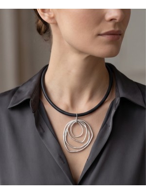 Dilhan Atlay Halka Uçlu Choker  Kolye