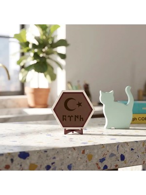 Miaju Modern Türk Yazılı Dekoratif Obje, Yaşam Alanlarına Karakter Katan Masaüstü Aksesuarı 10X10 Cm, Açık Kahve