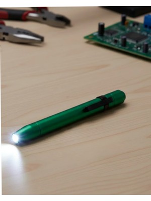 Astraltech Güçlü Işık Veren LED Kalem Fener Ev ve Iş Kullanımına Uygun