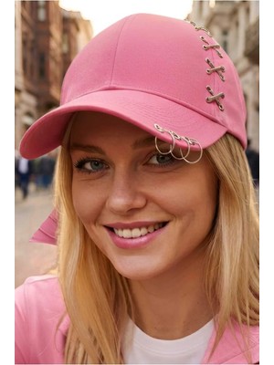 Tezzgelsin Kadın Piercing Halkalı Çapraz Metal Detaylı Özel Tasarım Baseball Cap Streetwear Şapka
