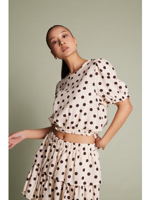 Nisan Triko Keten Karışımlı Puantiye Desenli Balon Kol Crop Top