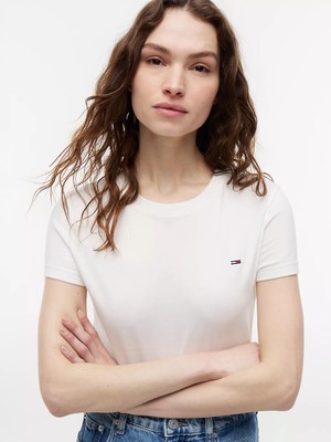 Tommy Hilfiger Kadın Dar Kesim Logo Imzalı Yuvarlak Yakalı Pamuklu Kısa Kollu Beyaz T-Shirt DW0DW20459-YBL